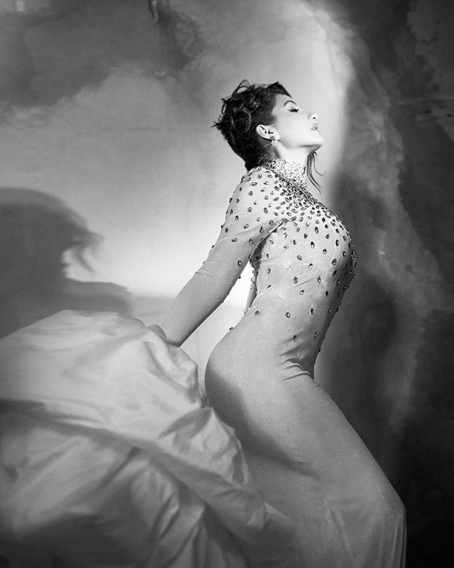 Stunning Looks Of Glamorous Diva Nora Fatehi